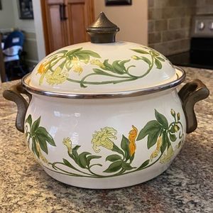 Asta Floral Vintage Enamelware Dutch Oven 2 Quart Germany